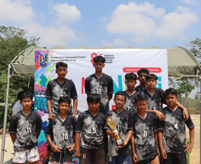 UPT SMPN 1 Montong Raih Juara 1 Bola Voli Putra dan Putri PHBN Tingkat Kecamatan Montong